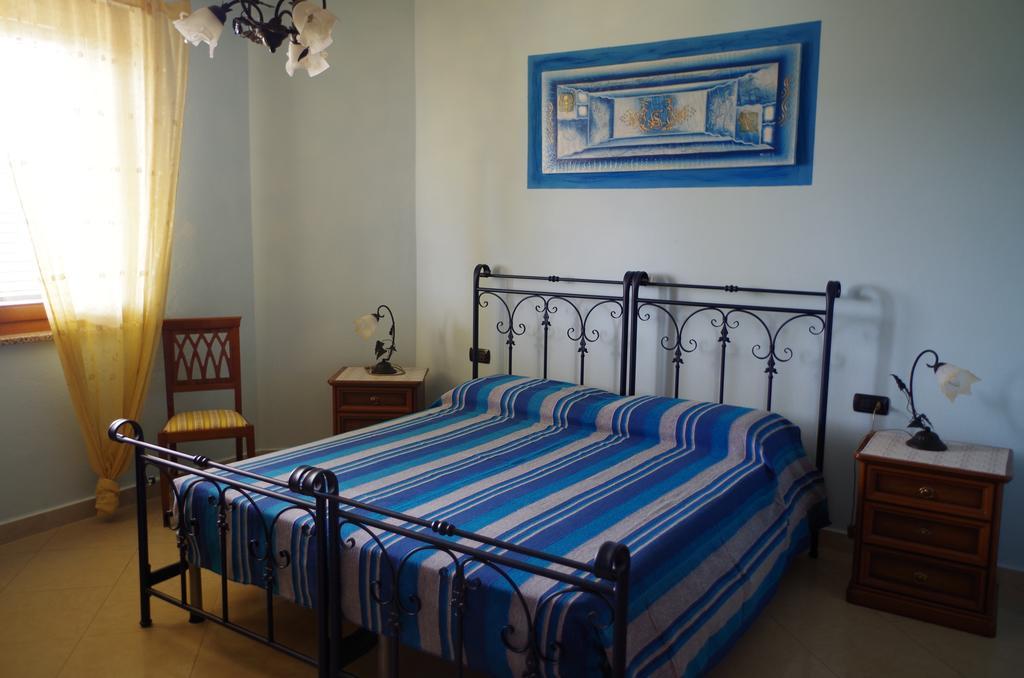 B&B La Pineta SantʼAntìoco Extérieur photo